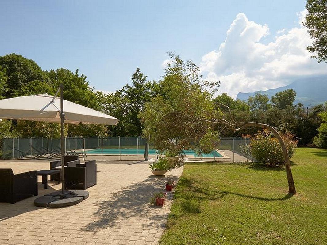 Hotel Logis Des Trois Massifs Claix  Exteriér fotografie